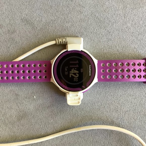 Garmin Forerunner 220 in Purple with Original Charger